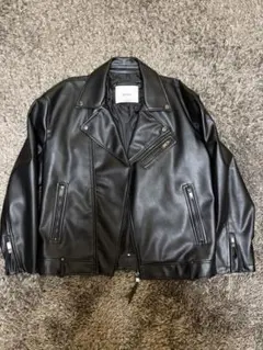 Bershka 黒 ライダースジャケット