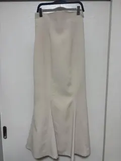 LILLIAN CARAT オフホワイト フレアスカート(マーメイドスカート)