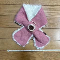 ピンク マフラー 花モチーフ付き