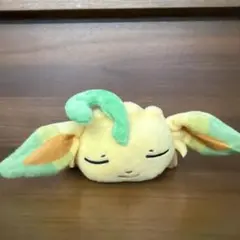 ポケモンセンター　くったりぬいぐるみ　リーフィア おやすみver.