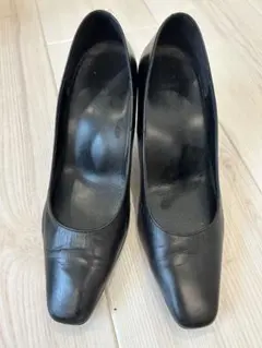 ワコール　黒 レザー パンプス 23E