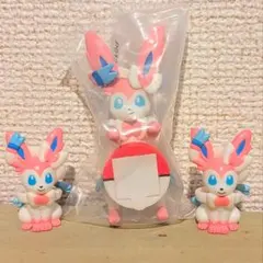 新品 ニンフィアセット 街歩きちらりんフレンズ びっくらたまご ポケモンセンター