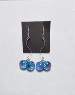 ❤︎爽やかブルーのアクリルビーズピアス❤︎　オリジナルハンドメイド