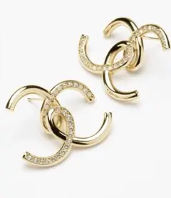 新作　26B プレ秋冬コレクション　CHANEL シャネル　ピアスのサムネイル