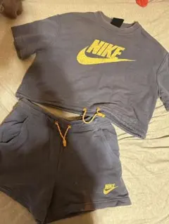 Nike クロップドTシャツ＆ショートパンツ セット