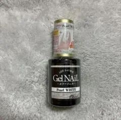 匿名配送　セリア　パールホワイト　　ジェルネイル