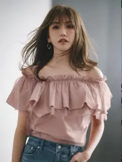 JUSGLITTY 美品　✨美香さんコラボ❤︎✨ キラキラ2way ブラウスのサムネイル