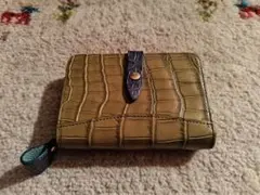 オリーブグリーン クロコダイル型押し 二つ折り財布