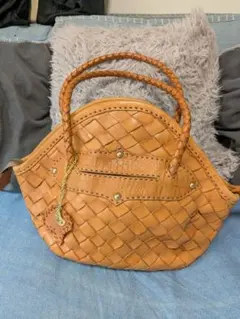 ロビタ　ROBITA キャメルレザー編み込みバンドバッグ