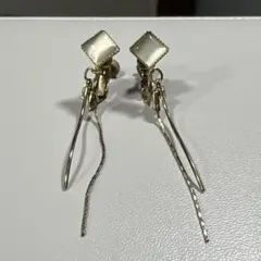 【美品】スクエアモチーフ ロングイヤリング ゴールドカラー