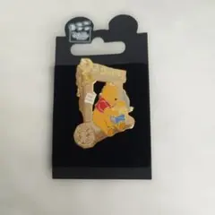 Disney Store くまのプーさん ピンバッジ！のサムネイル
