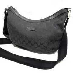 GUCCI GGキャンバス ハーフムーン ショルダー　ブラック 斜め掛け可のサムネイル