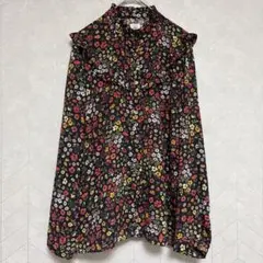 【IÉNA LA BOUCLE】日本製 小花柄 フリルカラー ブラウス 黒のサムネイル
