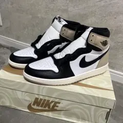 ナイキAir Jordan 1 ホワイト/ブラック/ベージュ