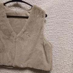 2025年最新】毛皮ベストの人気アイテム - メルカリ