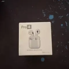 Pro 4 ワイヤレスイヤホン 充電ケース付きのサムネイル