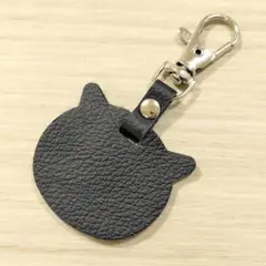 ミニ キーホルダー ねこ ブラック 黒 猫 バッグチャーム シンプル 革 レザー