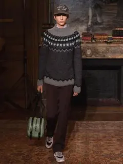 ヴァレンティノ Valentino 2017AW ランウェイ登場 セーターのサムネイル