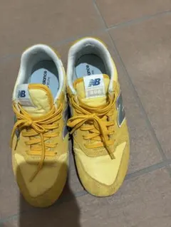 New Balance 996 イエロー スニーカー 23.5cmのサムネイル