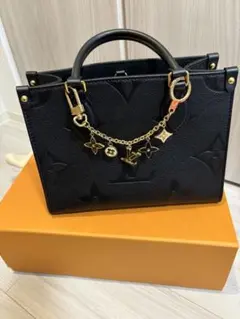 Item thumbnail for item 93024efd-7ff2-479b-9a4d-04f830e5805b