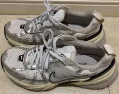 Nike スニーカー ホワイトシルバー NIKE WMNS V2K RUN