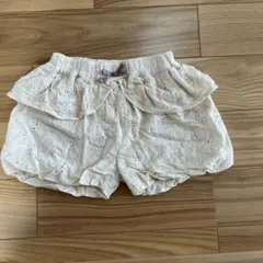 アイボリー フリル付きショートパンツ 95