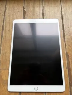 ぽ*ん様 Apple iPad Air 3 シルバー 本体