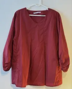 KBF ワインレッド　Vネック トップス