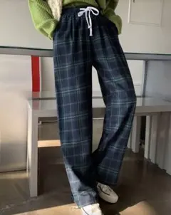 チェックパンツ