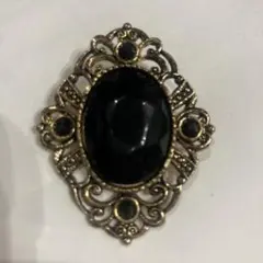 装飾的な黒いストーンのブローチ アンティーク ヴィンテージ