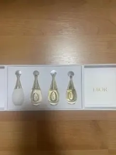 Dior バースデーギフト　クリスタル会員ジャドールディスカバリーキット