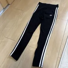 adidas ブラック レギンス ホワイトストライプ
