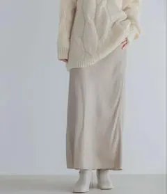 【1,2回着用】アパートバイローリーズ ベージュ ジャガードガラナロースカート