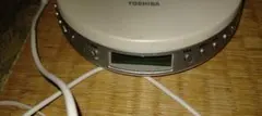 TOSHIBA ポータブルCDプレーヤー ホワイトのサムネイル