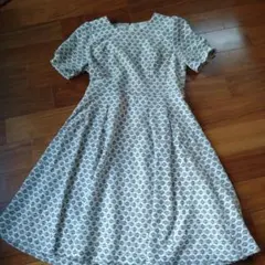 Aylesbury フラワープリント 半袖ワンピース　レース　9号