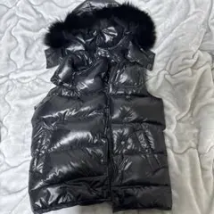 ブラックダウンベスト フード付き