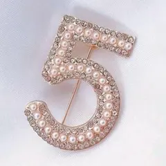 大人気モデル No5 数字 5 ブローチ ラインストーン ナンバー ccマーク
