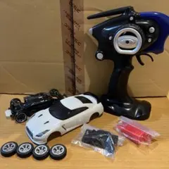 RCカー 日産 GT-R ホワイト 送信機セットのサムネイル