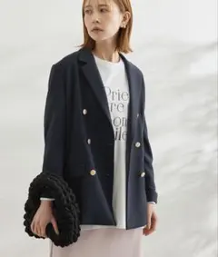 ゴールドボタンジャケット