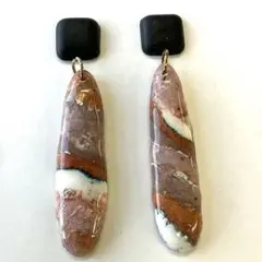 6287 ブラックカボションとピンクとホワイトのマーブルチャームのピアス