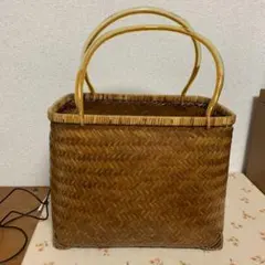 籠　竹製だとおもいます