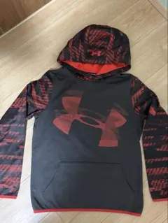 ★Under Armour★YXL フード付きパーカー