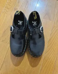 Dr. Martens 厚底レザー ローファー バックル付き 黒