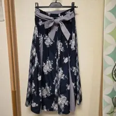 【axes femme】フレアスカート ネイビー 花柄 チェック