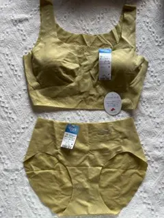 sloggi ZERO FEEL ブラジャーショーツセット L ラベル付き