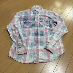 ピンクと青のチェック柄長袖シャツ