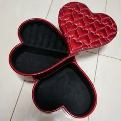 ハート型赤いアクセサリーケース