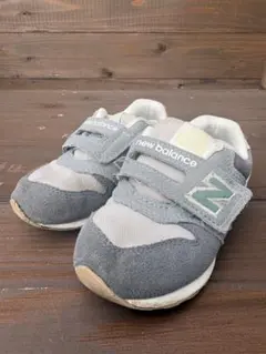 New Balance キッズシューズ グレー ベルクロ