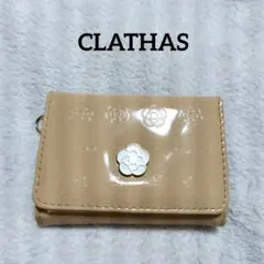 クレイサス　三つ折り財布　エナメル　カメリア　花柄　エンボス加工　型押しのサムネイル