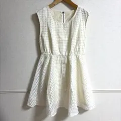 OLIVE des OLIVE ワンピース白 ノースリーブ チェック　ほぼ新品